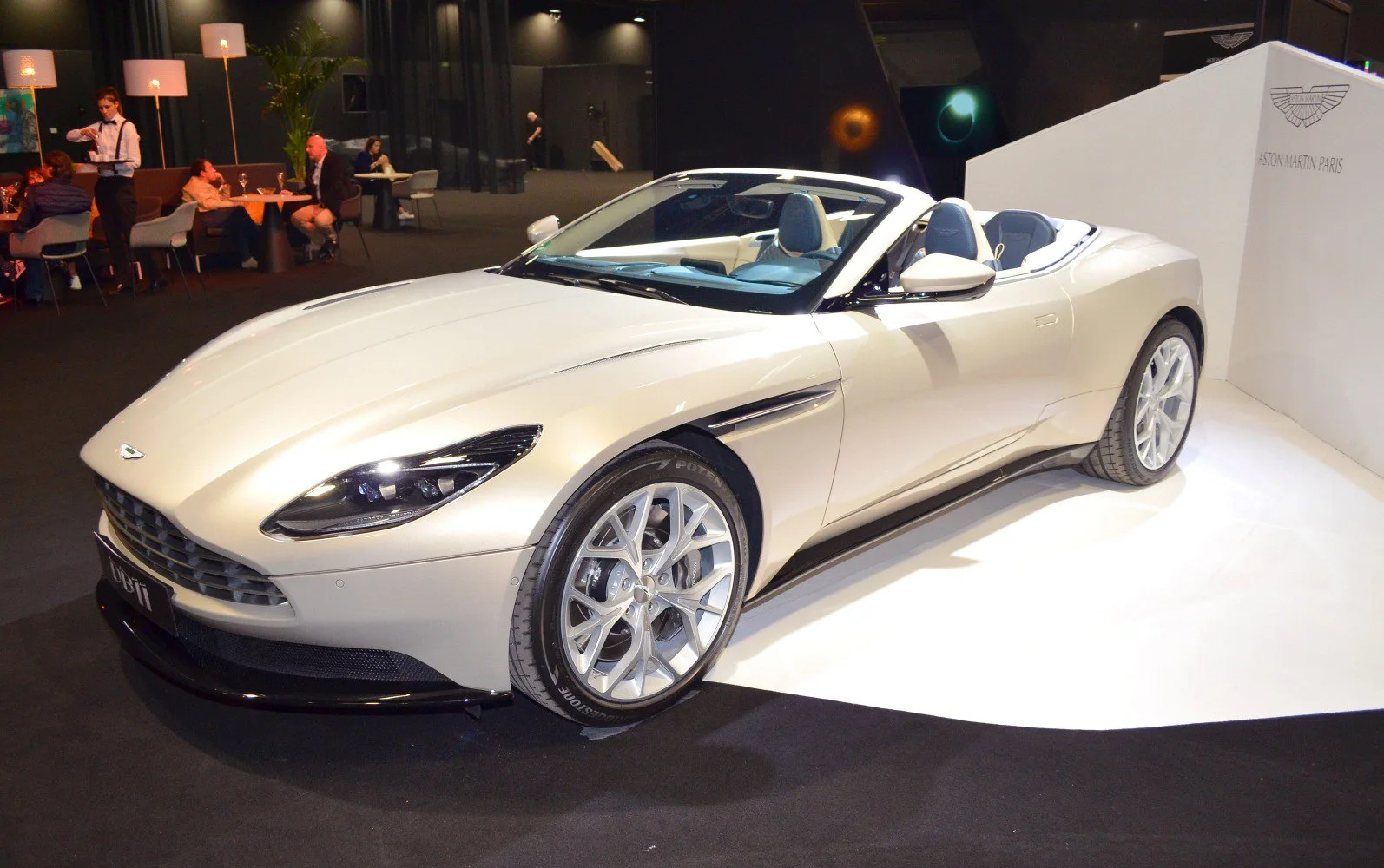 DB11 Volante imagine reprezentativă