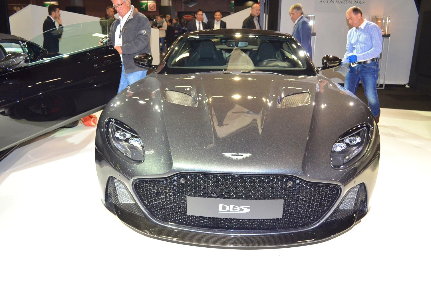 DBS Superleggera imagine reprezentativă