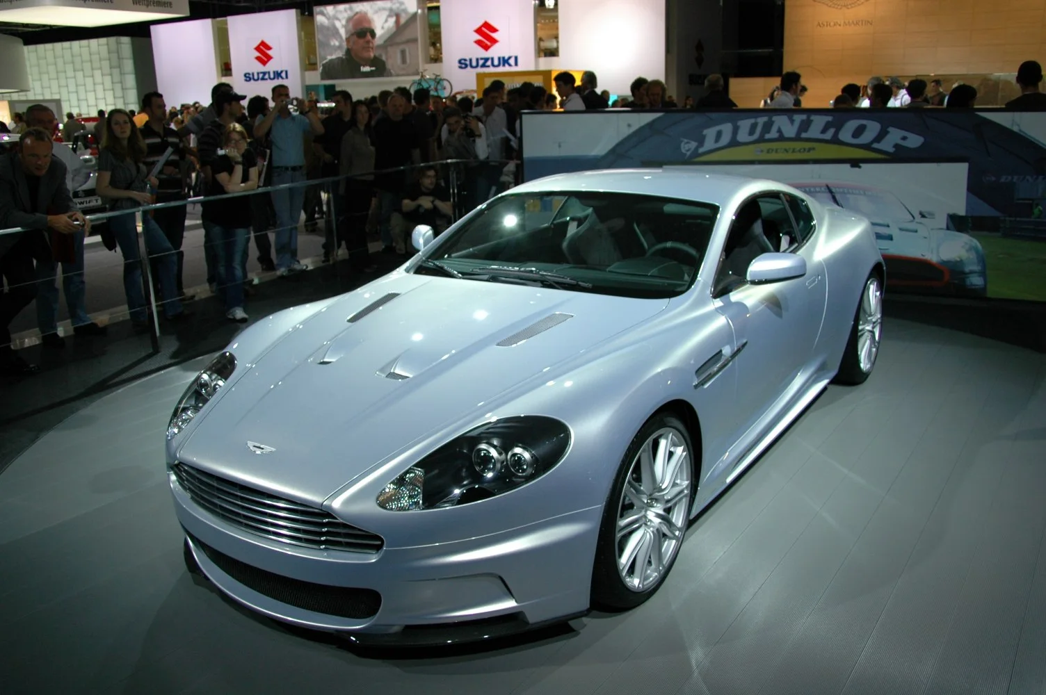 DBS V12 imagine reprezentativă