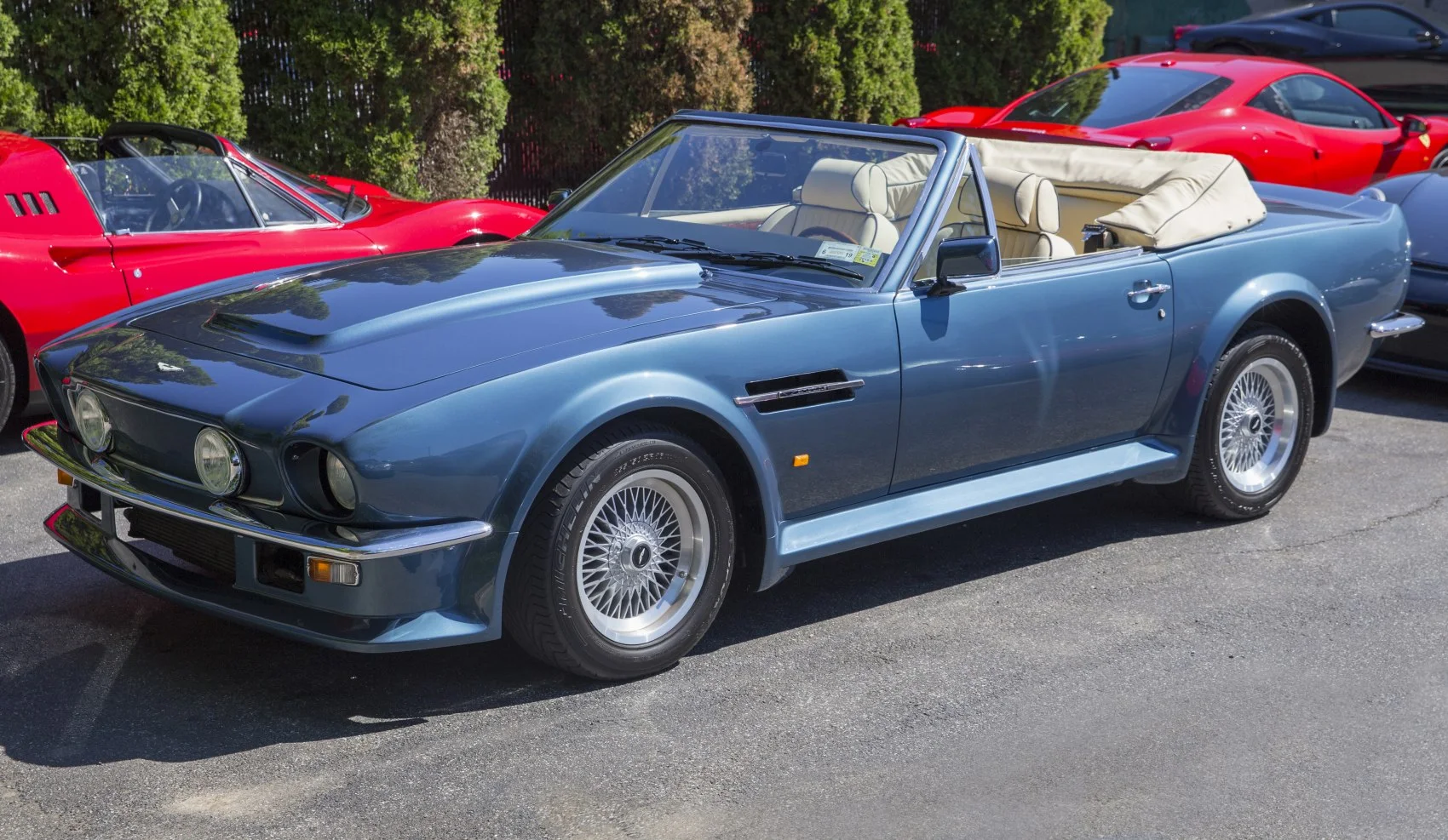 V8 Volante imagine reprezentativă