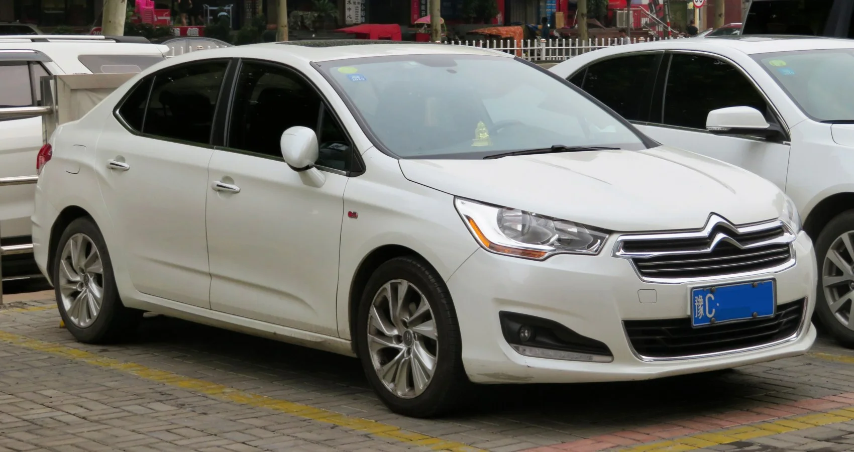 C4 L Sedan (Phase I, 2012) imagine reprezentativă