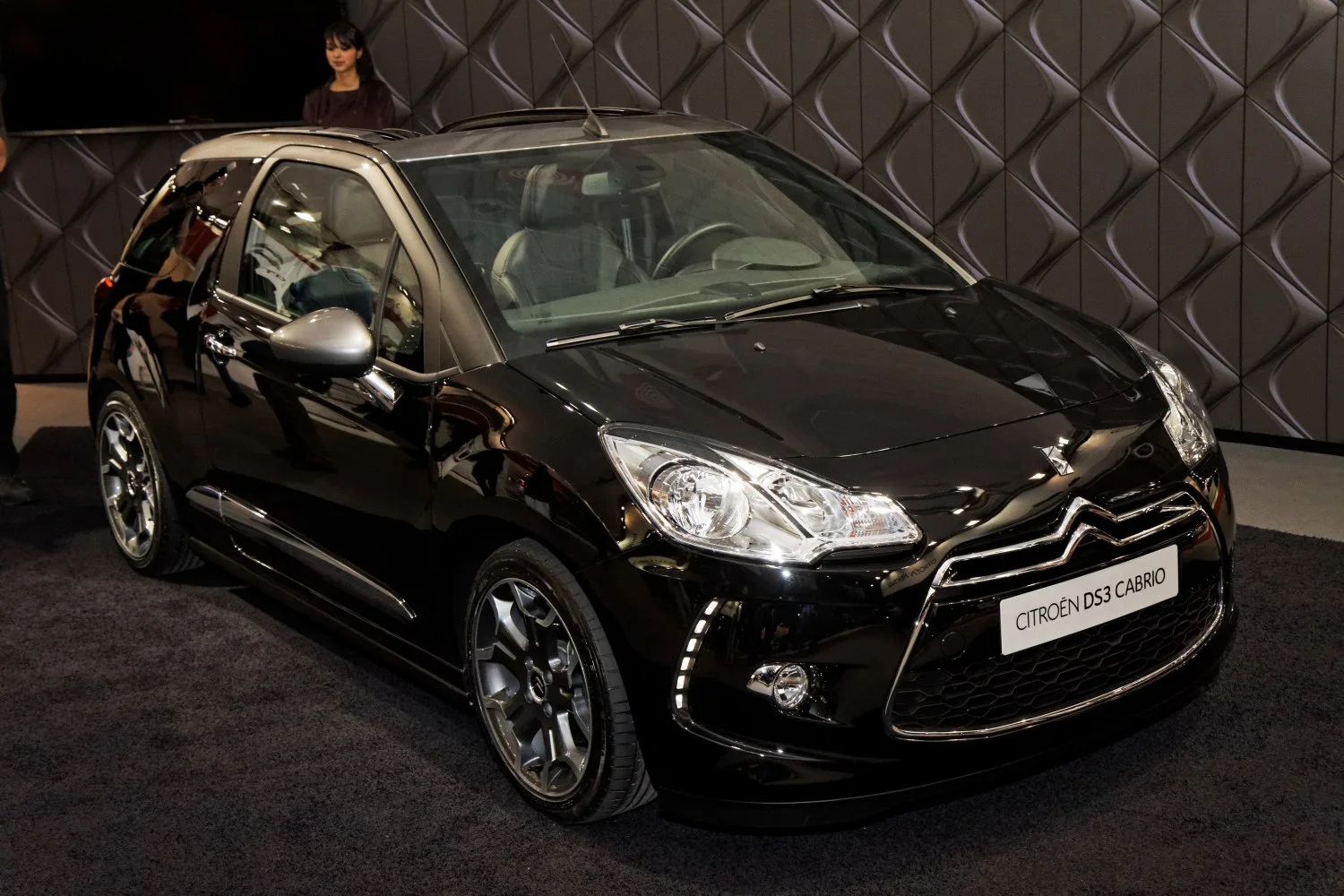 DS 3  (Phase I) Cabrio imagine reprezentativă